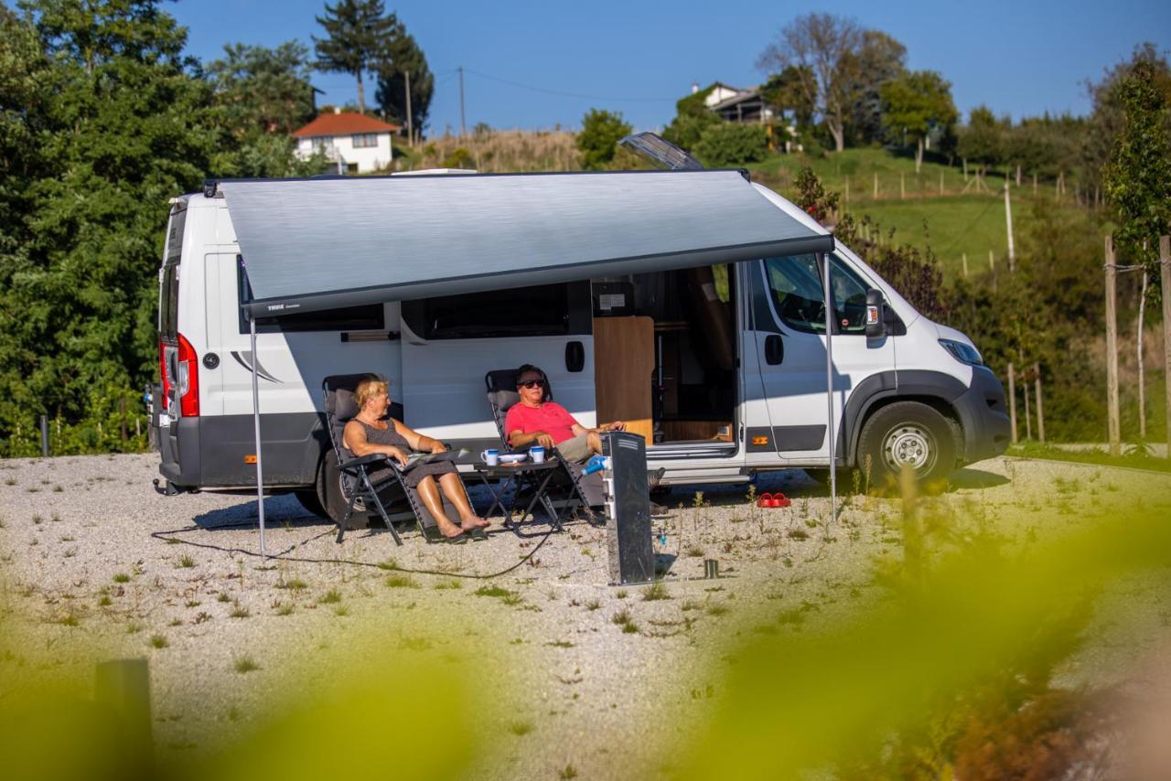 Отель Wine Camp Hazic Свети-Мартин-на-Мору Экстерьер фото