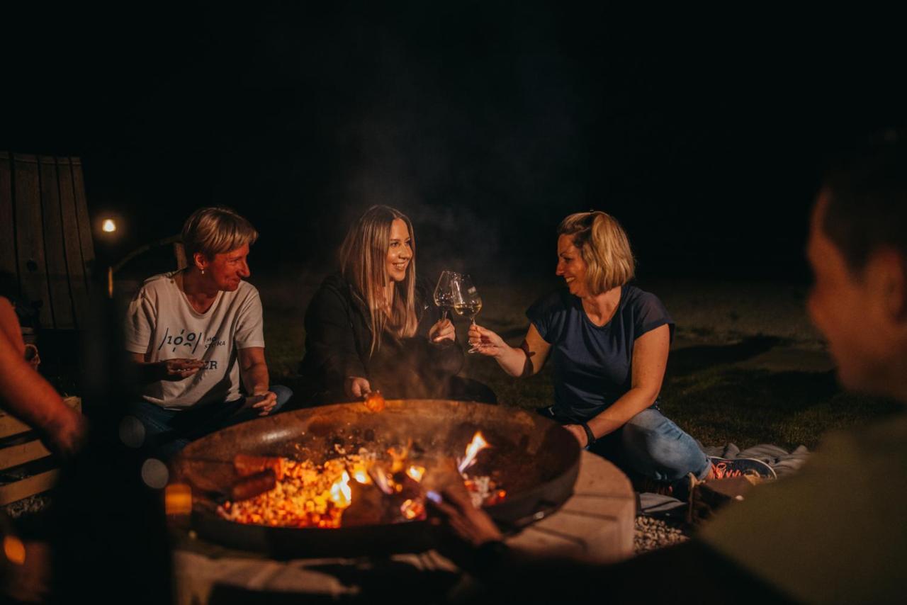 Отель Wine Camp Hazic Свети-Мартин-на-Мору Экстерьер фото